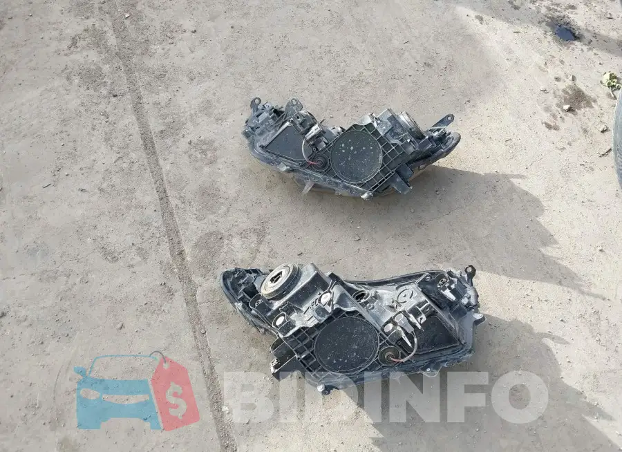JTMZFREV5HJ716882 Photo# 12