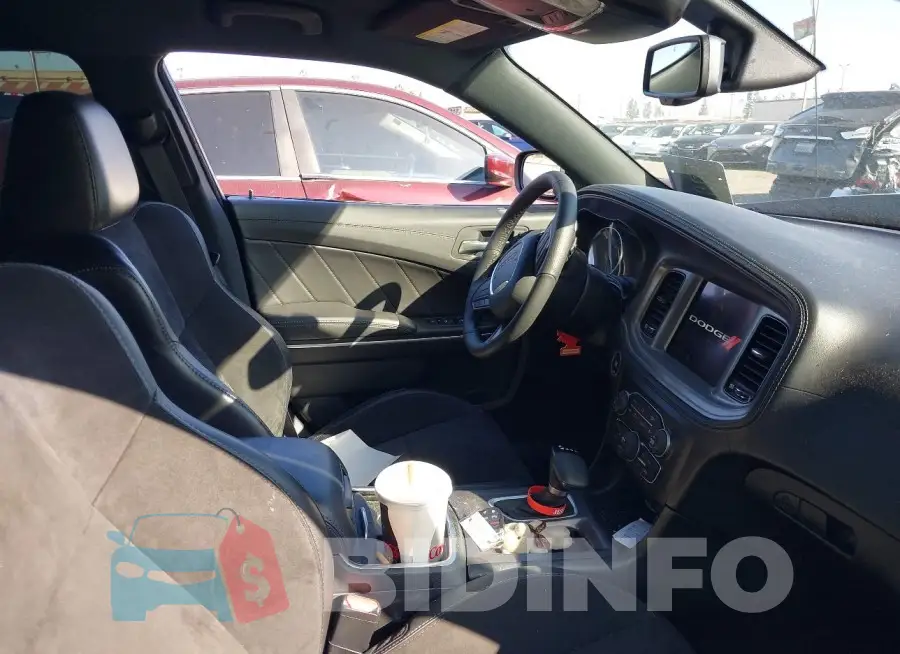 2C3CDXHG6PH672070 Photo# 5