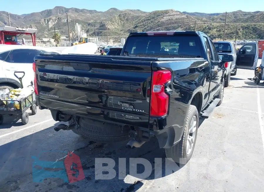 1GCRWBEF3KZ315419 Photo# 4