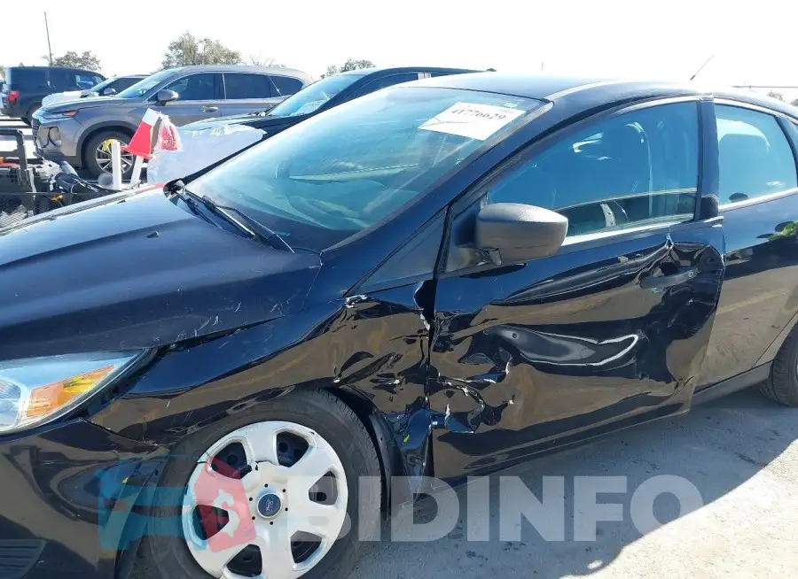 1FADP3E24GL228901 Photo# 6