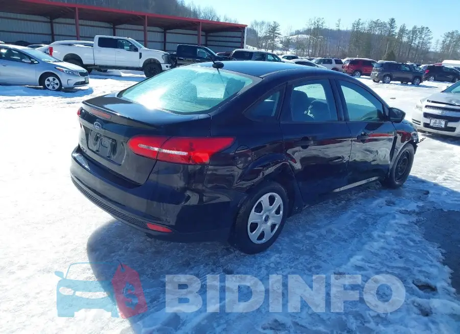 1FADP3E28GL309352 Photo# 4