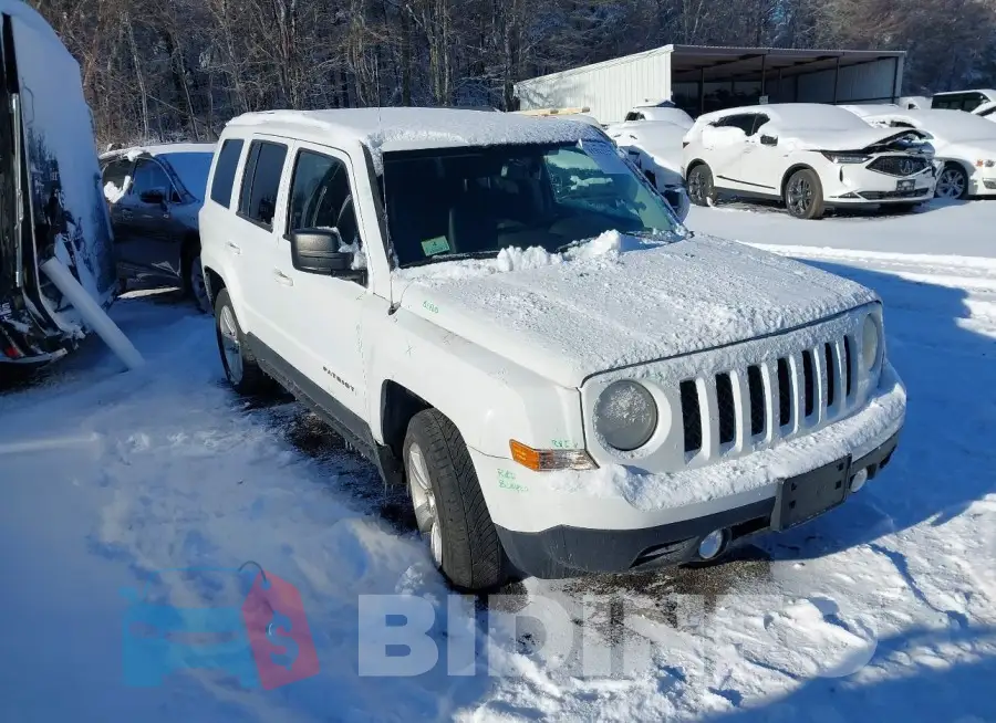 1C4NJRFB5HD168818 Photo# 1
