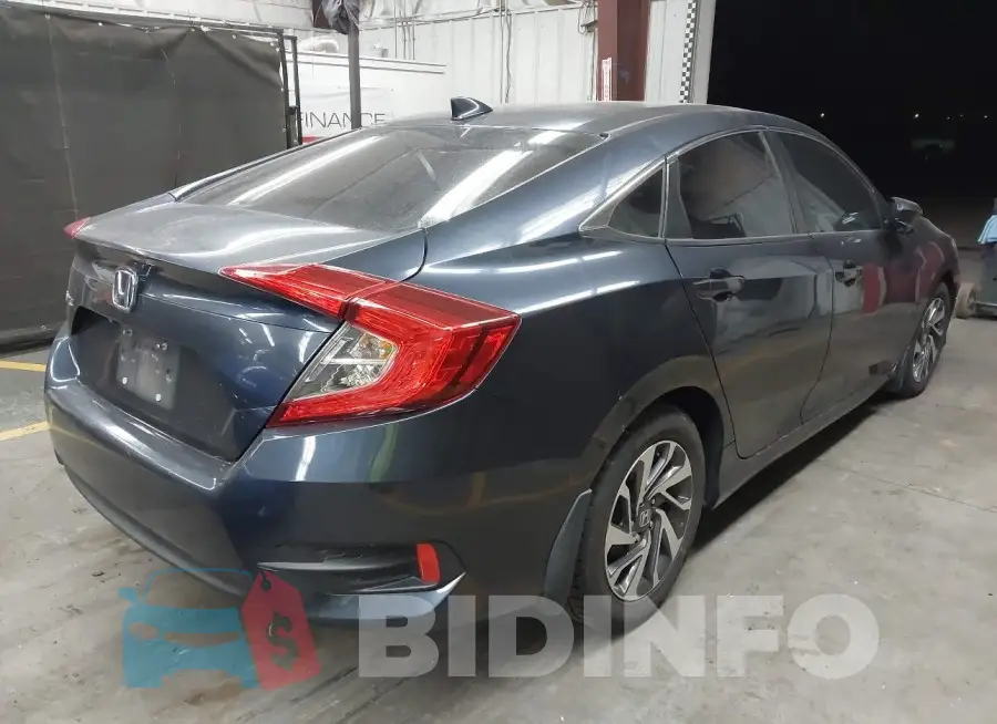 19XFC2F70JE031663 Photo# 4