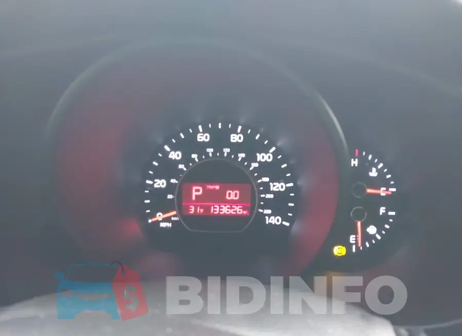 KNDJN2A2XF7207559 Photo# 7