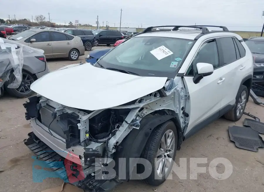 2T3C1RFV6PW272821 Photo# 2
