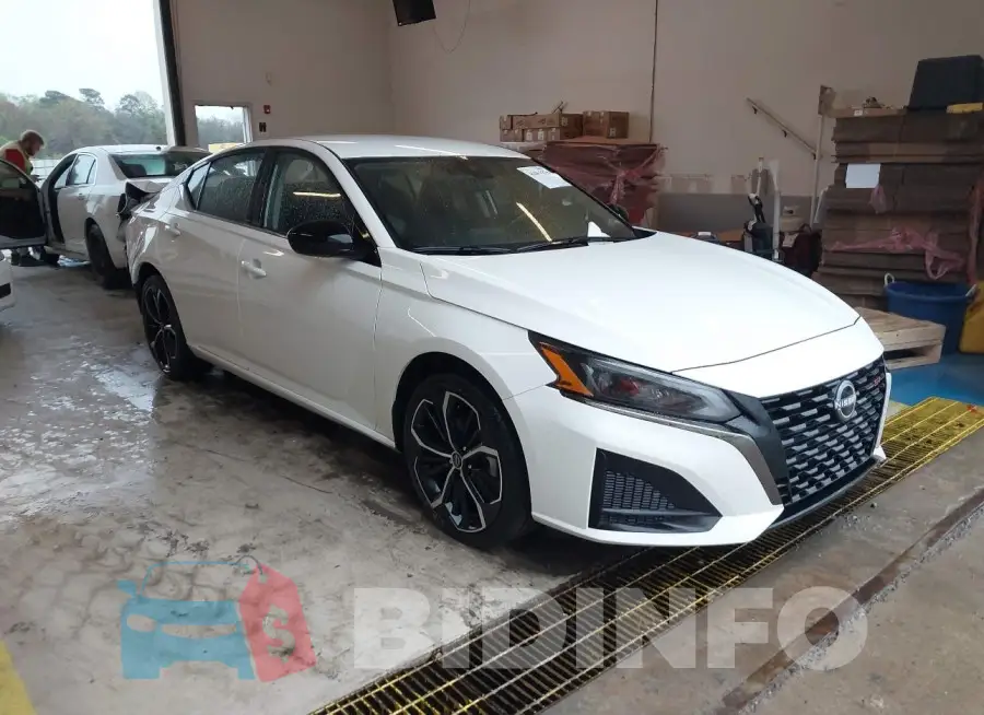 1N4BL4CV6RN371958 Photo# 1