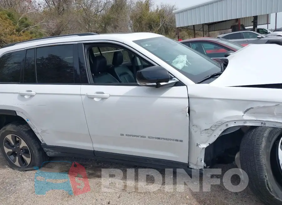 1C4RJYB65RC720622 Photo# 13