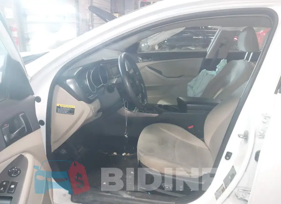 KNAGM4A71F5556977 Photo# 5