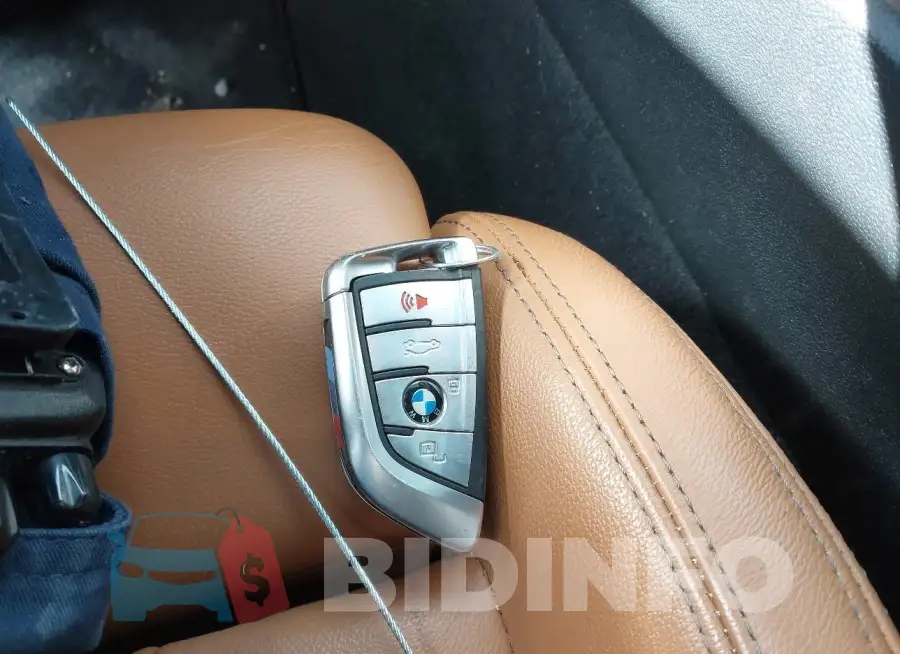 3MW5R1J03L8B25887 Photo# 11