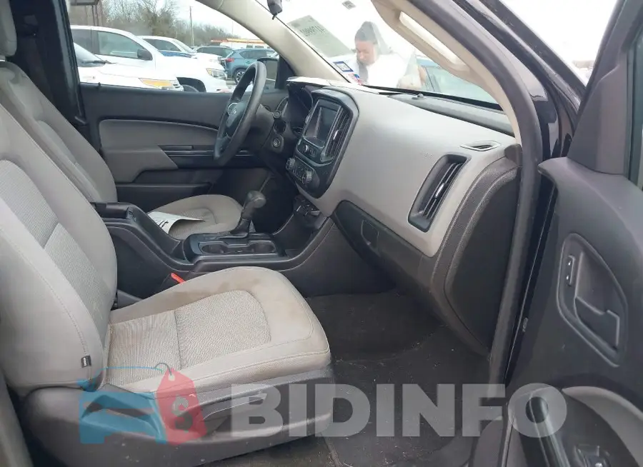 1GCHSBEN7J1295638 Photo# 5