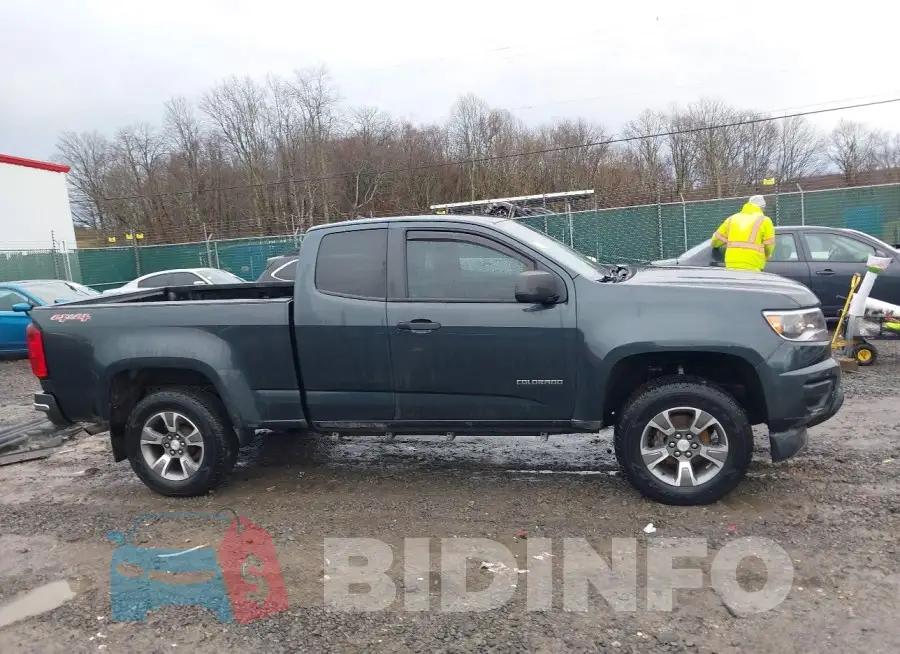 1GCHTBEN2J1224781 Photo# 14