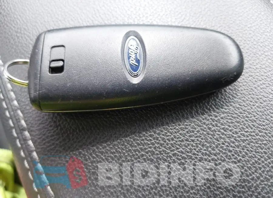 1FMCU0GD2KUB50208 Photo# 11