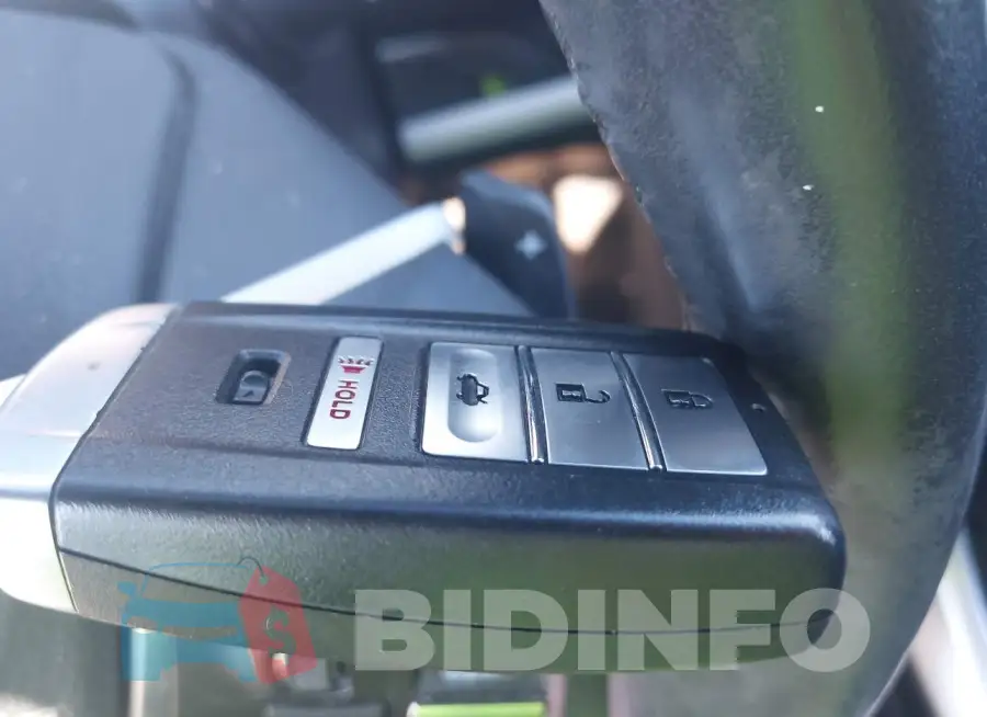 19UUB1F56JA003499 Photo# 11