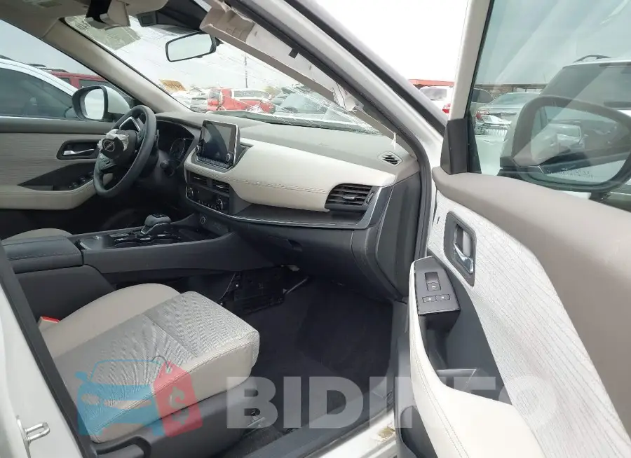 JN8BT3BA7PW429557 Photo# 5