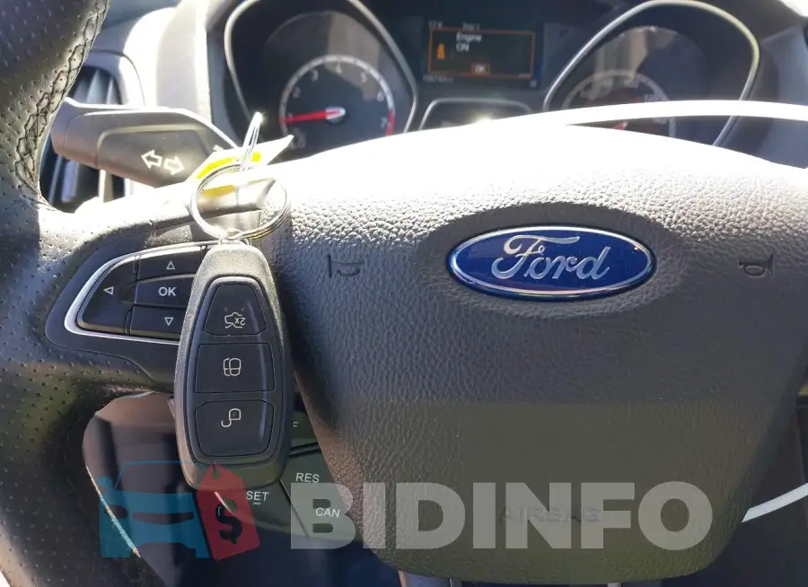 1FADP3L98FL292289 Photo# 11