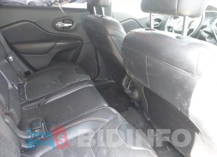 1C4PJMBS8FW653568 Photo# 8