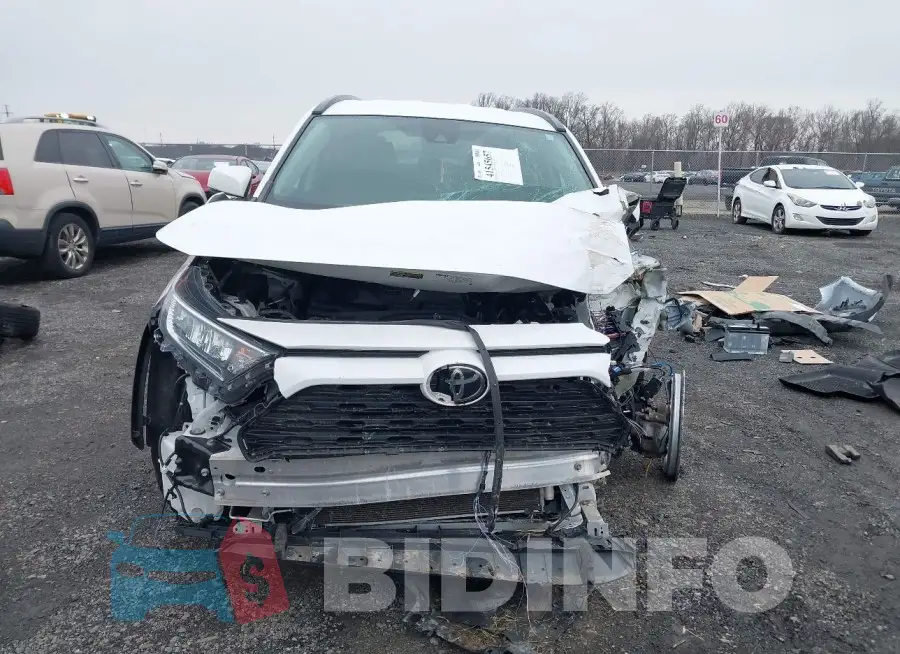 2T3P1RFV8MC213946 Photo# 12