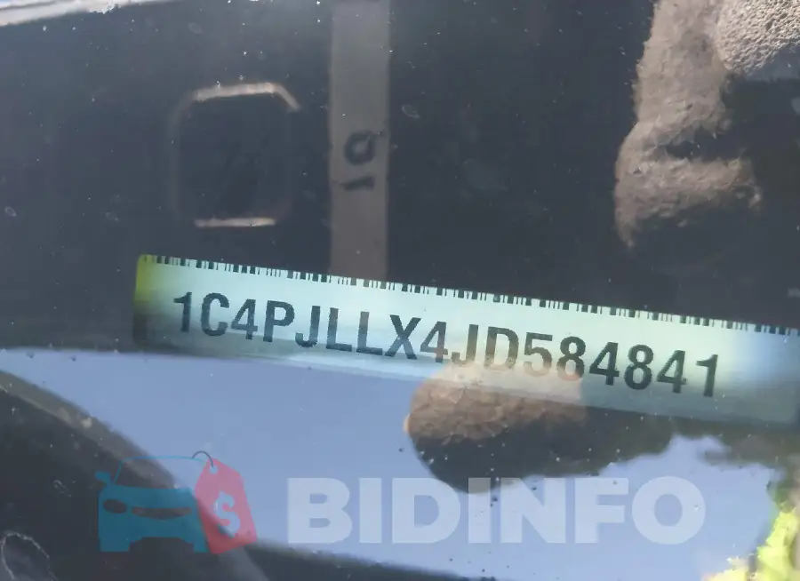 1C4PJLLX4JD584841 Photo# 9