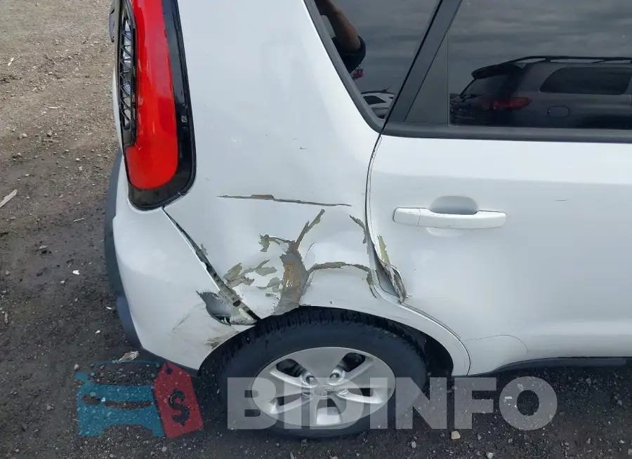 KNDJN2A2XF7157813 Photo# 6