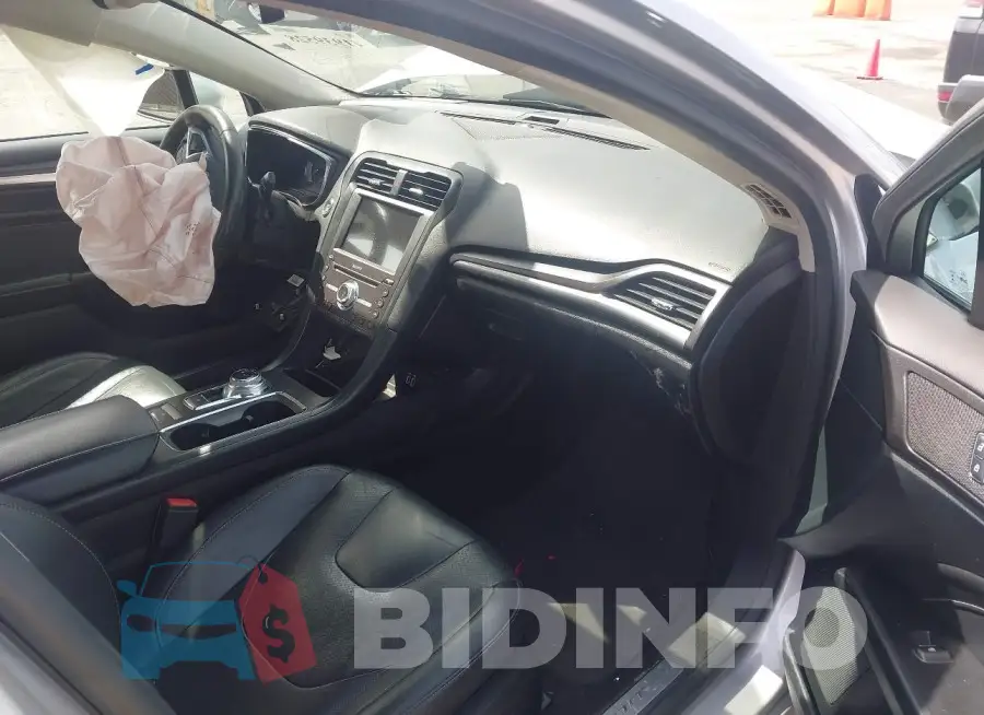 3FA6P0RU3KR180868 Photo# 5