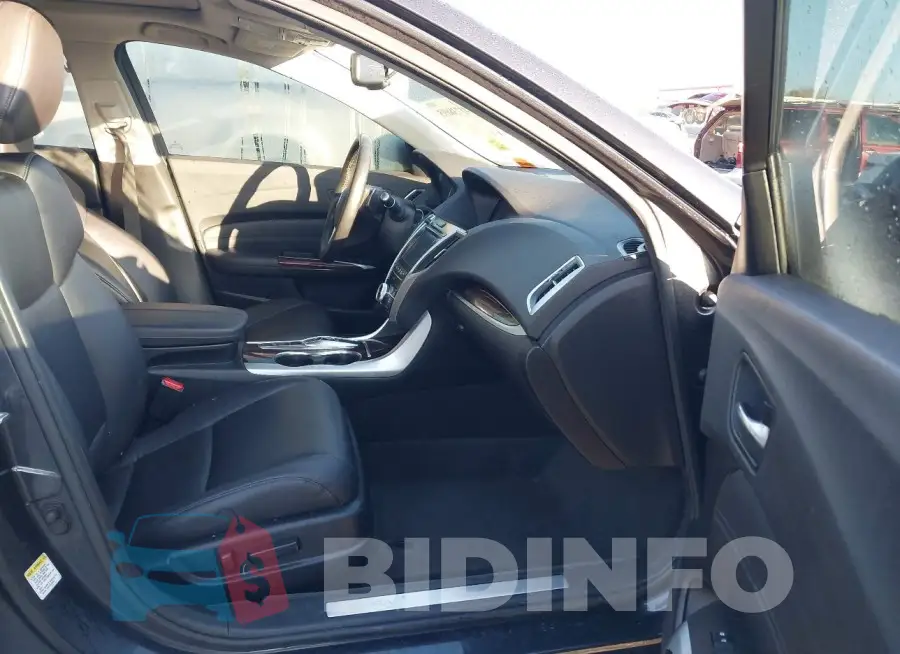 19UUB2F32FA021168 Photo# 5
