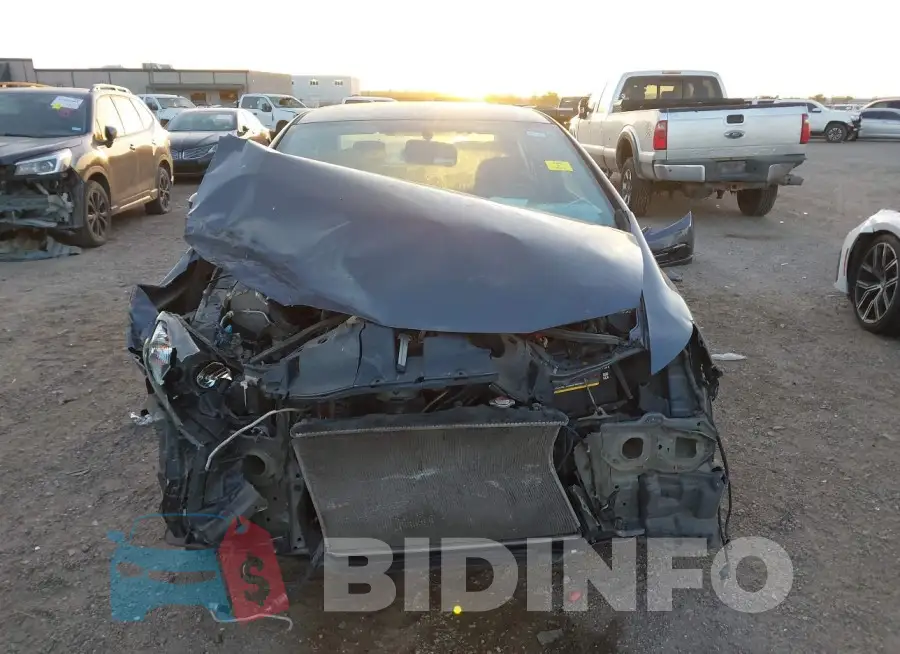 19XFB2F58FE002663 Photo# 13