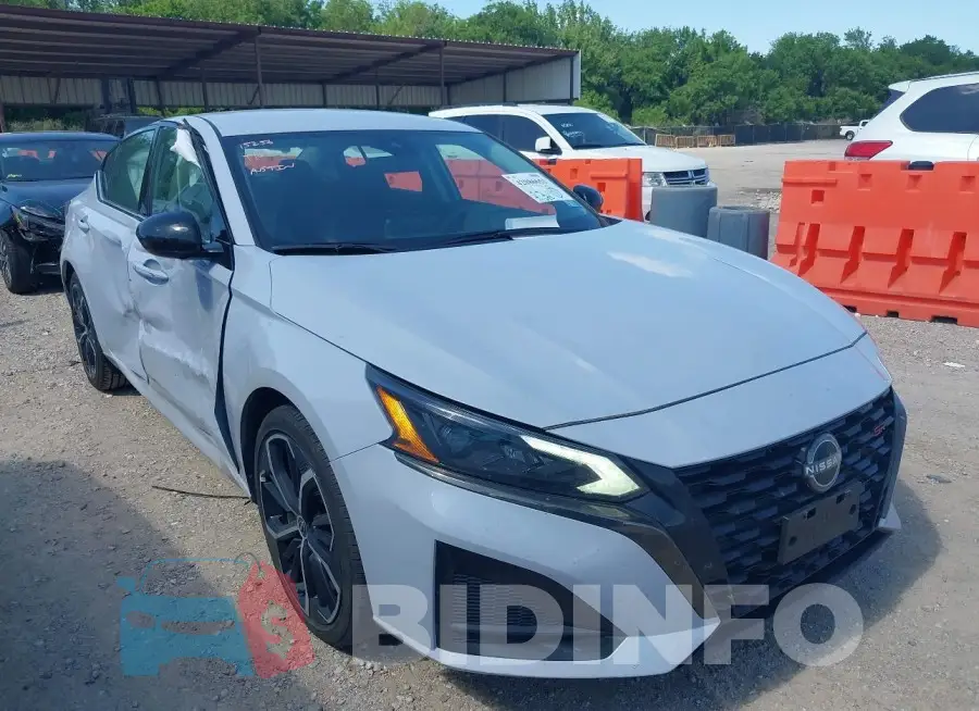 1N4BL4CV6RN395077 Photo# 1