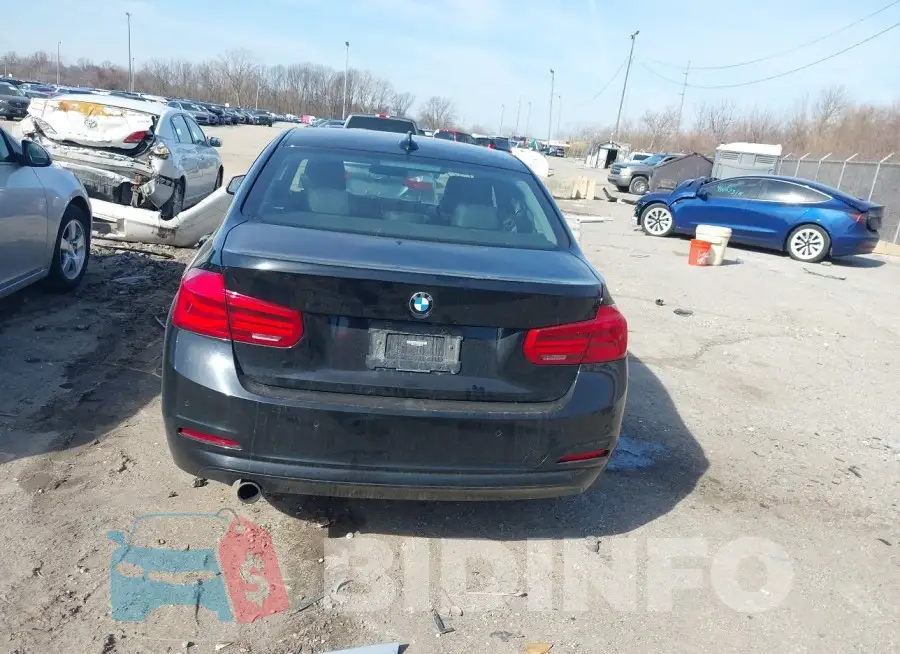 WBA8A3C33HK692193 Photo# 17