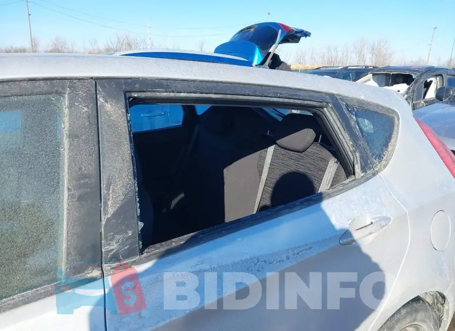 KMHCT5AE8HU338564 Photo# 6