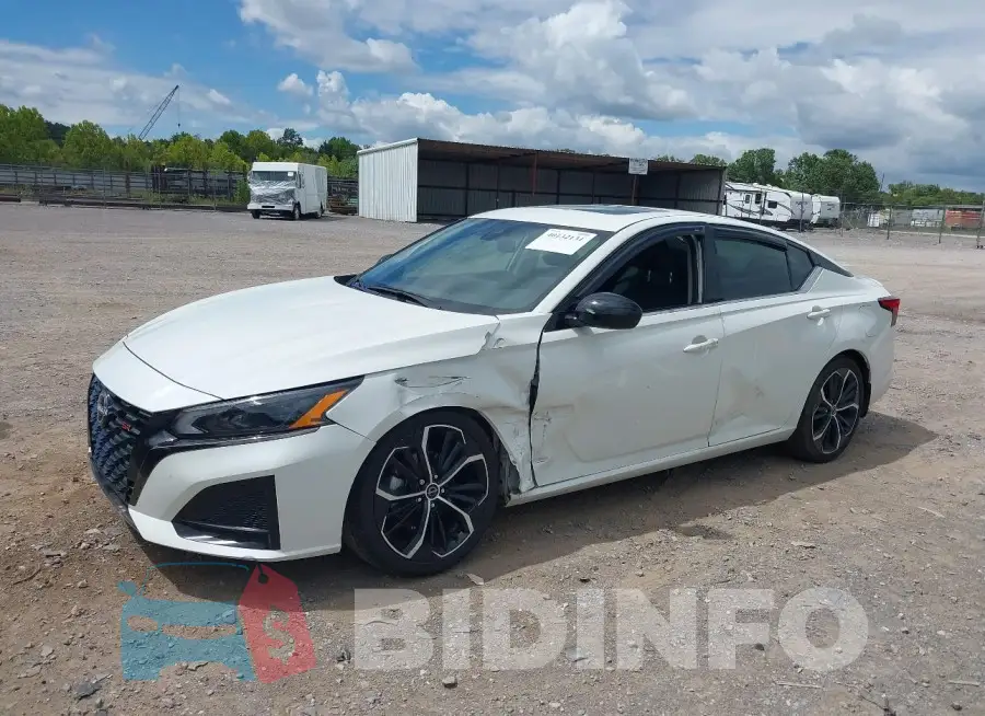 1N4BL4CV6PN355112 Photo# 2