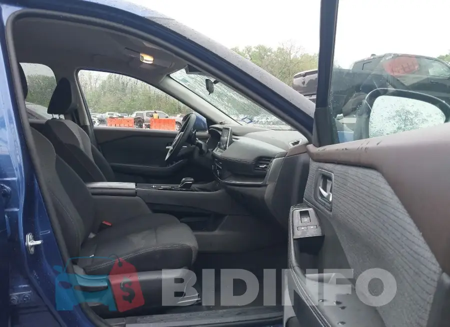 5N1BT3BA6PC808770 Photo# 5