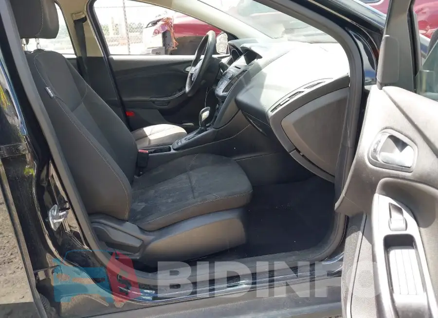 1FADP3F2XHL243371 Photo# 5