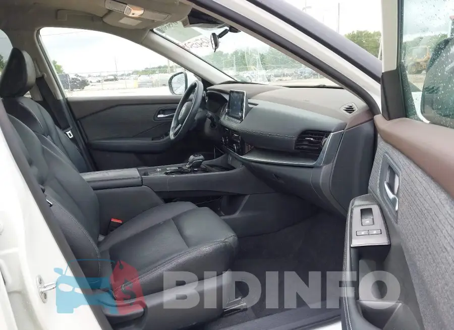 5N1BT3BA3PC735597 Photo# 5