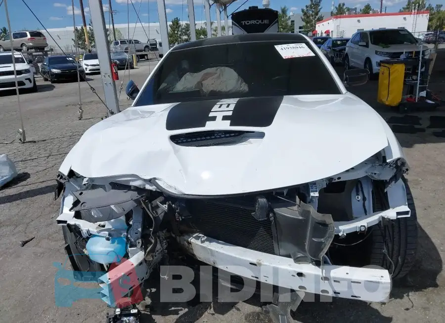 2C3CDXCT8PH698142 Photo# 13