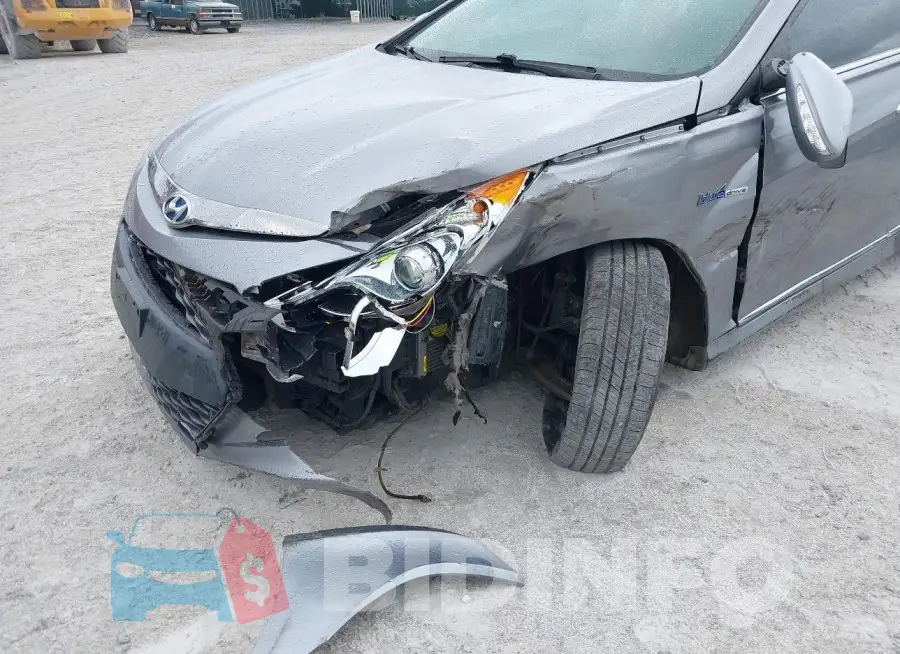 KMHEC4A40FA135029 Photo# 6
