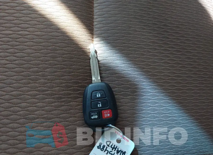 2T1BURHE6FC475488 Photo# 11