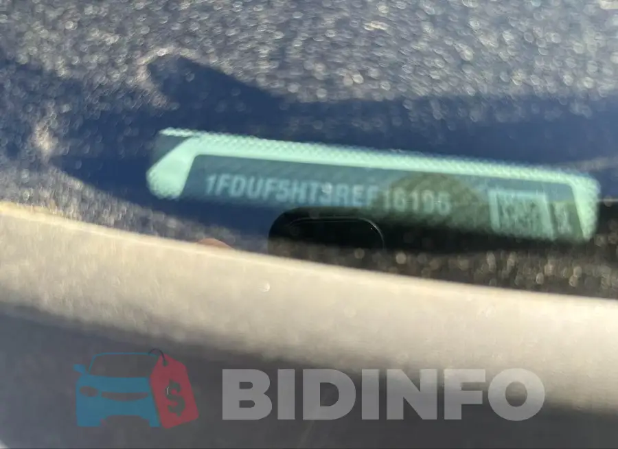 1FDUF5HT3REF16196 Photo# 10