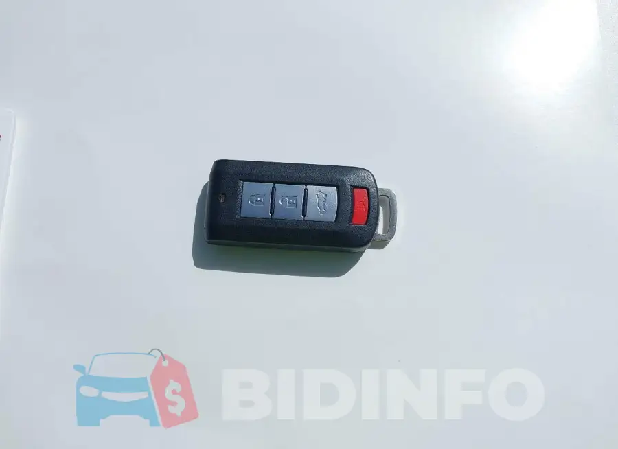 JA4AD3A33KZ007729 Photo# 11