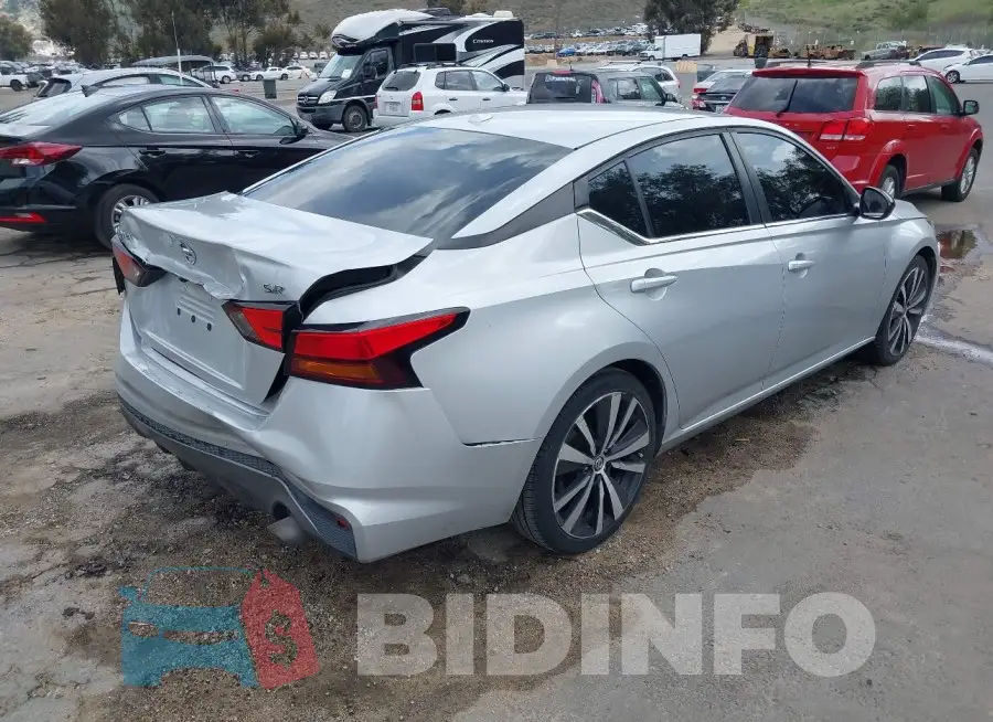 1N4BL4CV6LN310472 Photo# 4