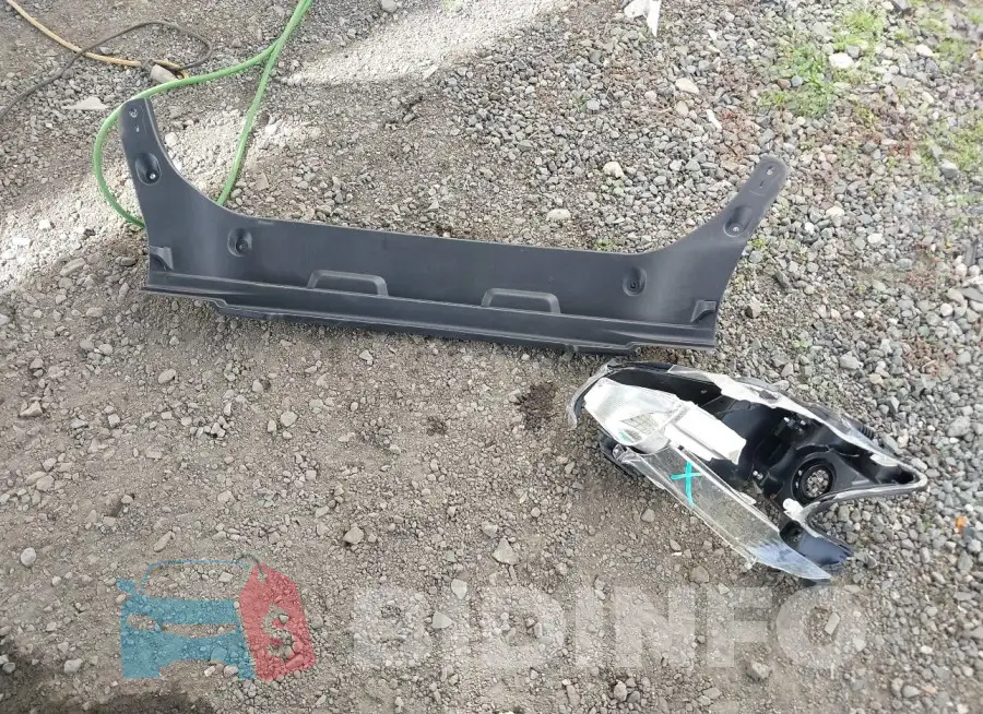 4T1DA1AB3MU002016 Photo# 12