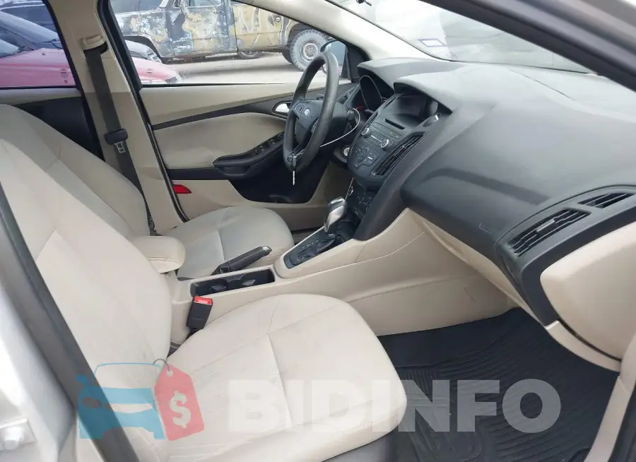 1FADP3F25FL293401 Photo# 5