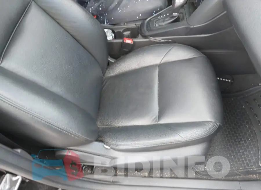 1FADP3E26GL335402 Photo# 5