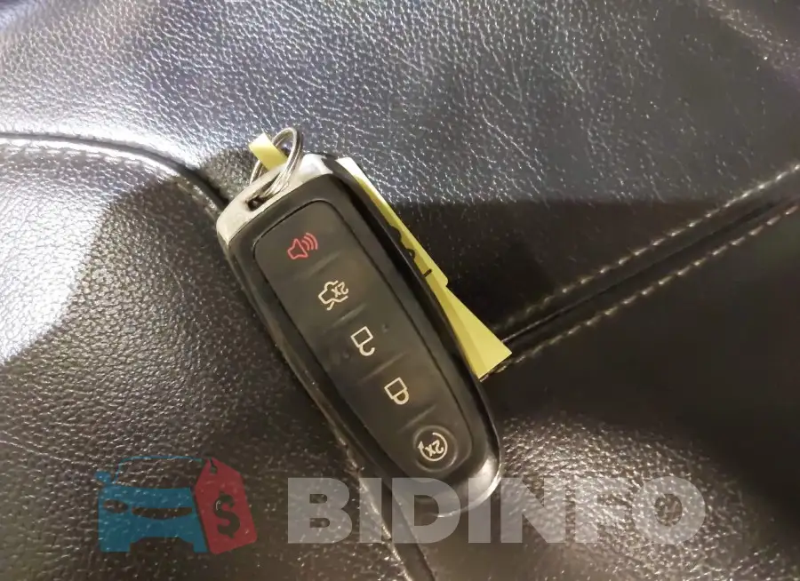 1FADP3N22HL213931 Photo# 11
