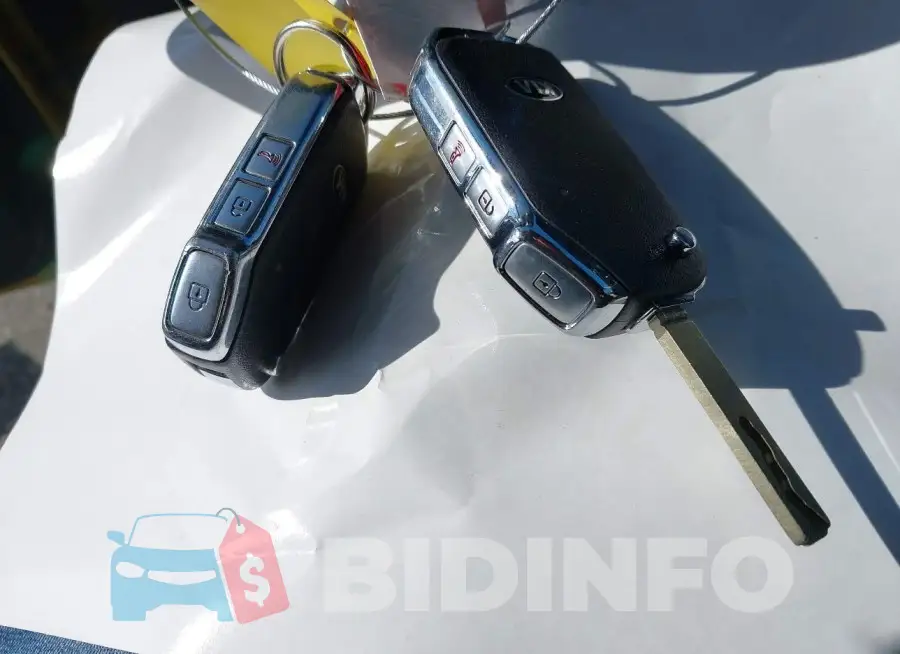 KNDEUCAA3M7168117 Photo# 11