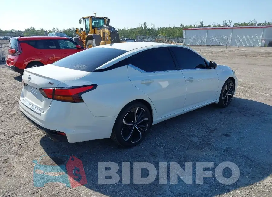 1N4BL4CV6PN423635 Photo# 4