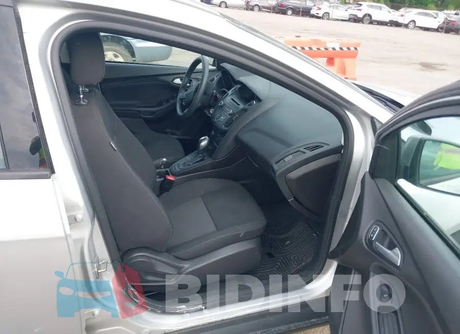 1FADP3F22FL342876 Photo# 5
