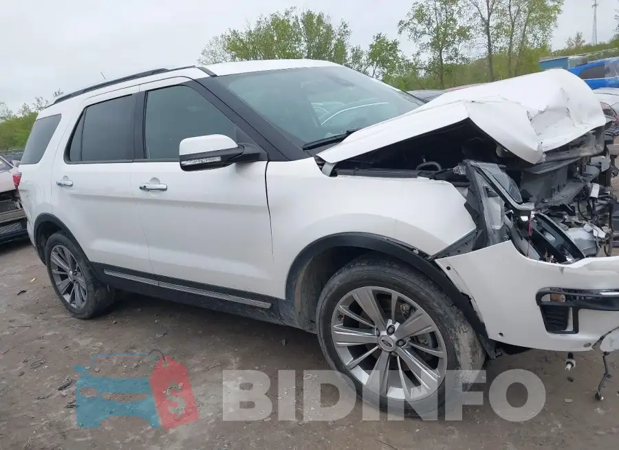 1FM5K8FHXJGB98294 Photo# 13
