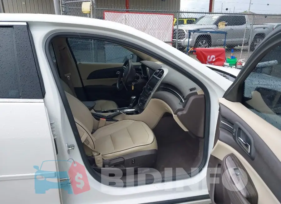1G11D5SL4FF349545 Photo# 5