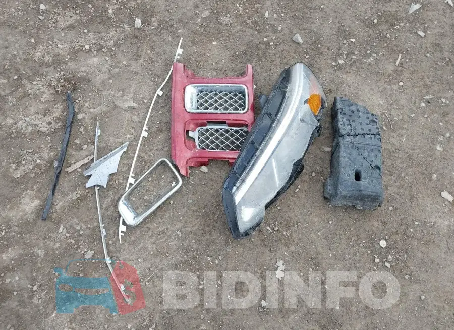 1G1ZD5ST5JF190207 Photo# 12