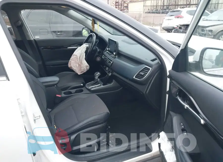 KNDEUCAA5M7046780 Photo# 5